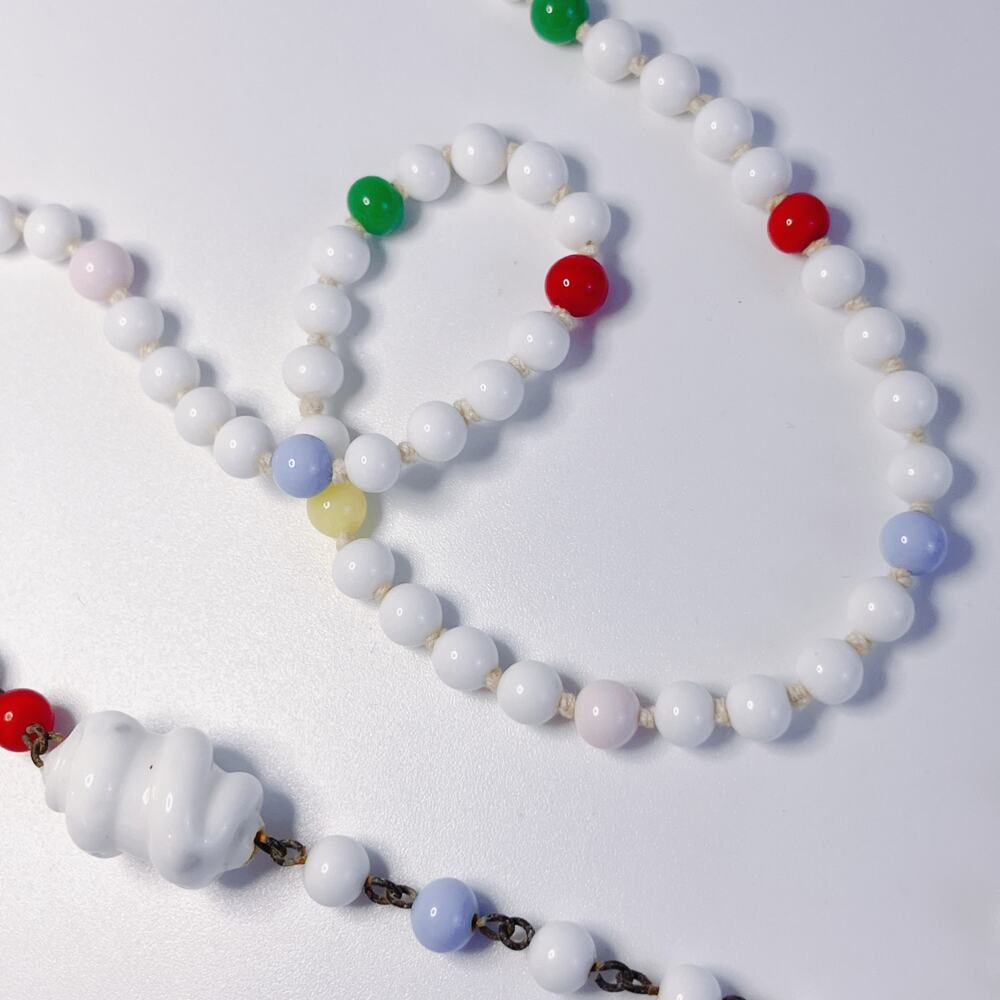 Vintage Milk Glass Lariat Necklace Long Knotted Beaded Y Drop Fun Folk Art Style - Picture 13 of 13